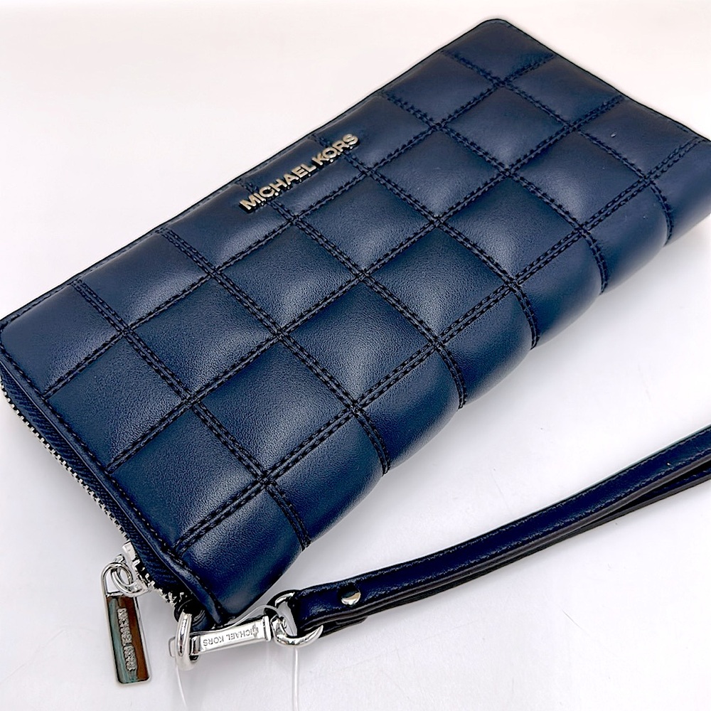 MICHAEL KORS Continental Wristlet Phone Case Wallet Navy
NWT - Picture 12 of 12